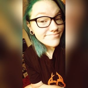 Meet your Posher, Elisa